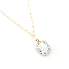 ÁNGEL - collar medalla dorada 20x30mm con perlas