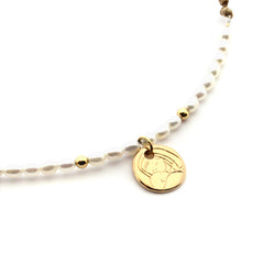 VIRGEN BESA PERLAS DE RIO - medalla dorada 12mm