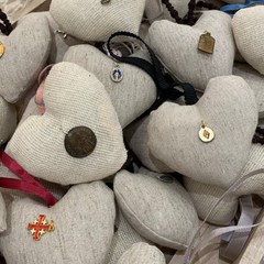 Corazón de fe - Adopta una medalla