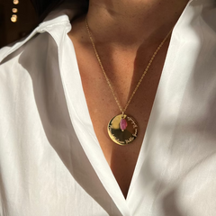 ARDEN PIEDRA - collar personalizable medalla dorada 26mm con piedra