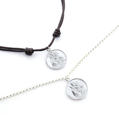 Escapulario REINA DEL CIELO - collar medalla personalizable de plata 20mm con cadena
