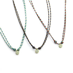 NIVA - collar brillante con hilo