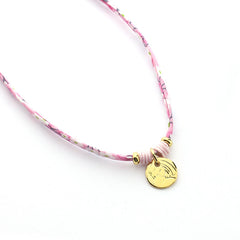 VIRGEN BESA LIBERTY DOR - collar medalla dorada 12mm