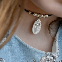 VIRGEN MILAGROSA - collar medalla plata 30x20mm con elástico