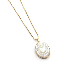 DETENTE NÁCAR - collar medalla dorada