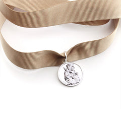 Escapulario REINA DEL CIELO -  medalla personalizable de plata 21mm para el RAMO DE NOVIA