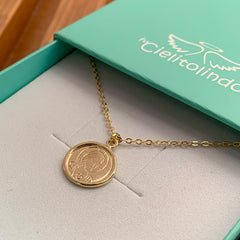 Escapulario DULCE MARÍA - collar medalla dorada 16mm con cadena