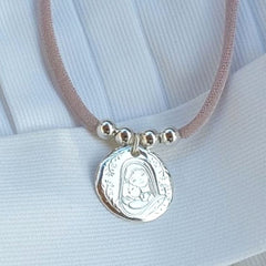 VIRGIN RAMITAS A - pearl necklace and 22mm silver medal