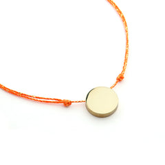 CHLOE - collar personalizable medalla dorada con cordón