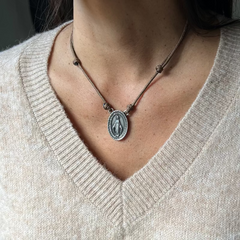VIRGEN MILAGROSA - collar piedras naturales 20x30mm
