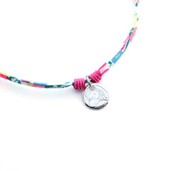 VIRGEN BESA LIBERTY - collar medalla plata o dorada 12mm