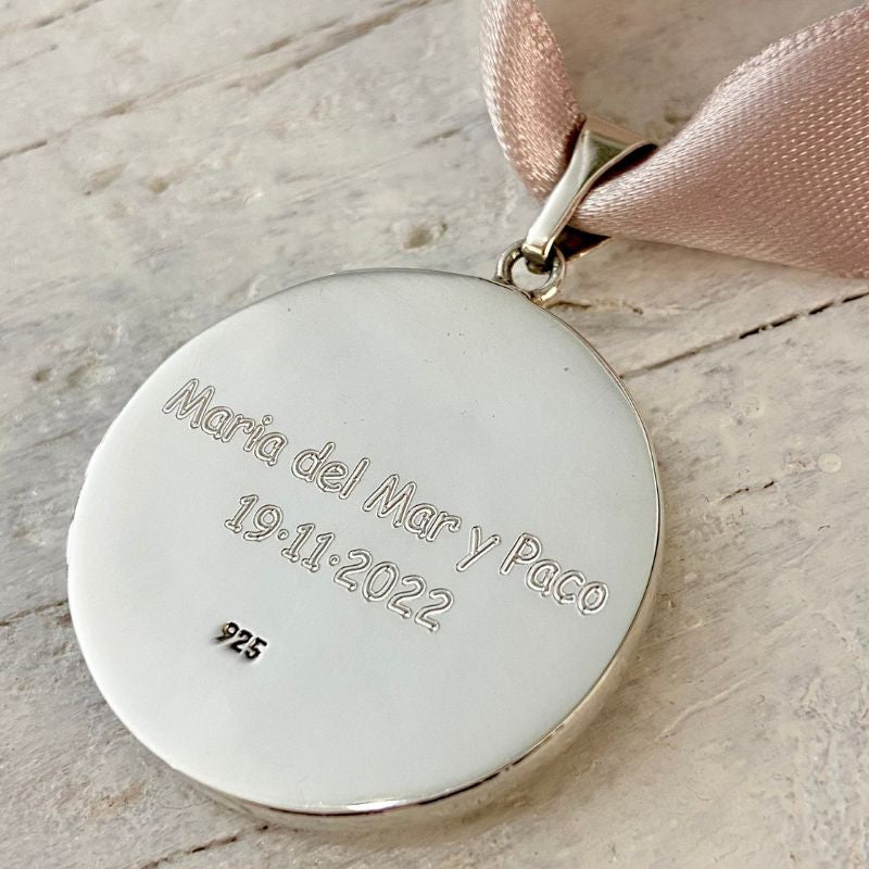 VIRGEN DEL CARMEN - medallón personalizable de plata 34mm para el RAMO DE NOVIA