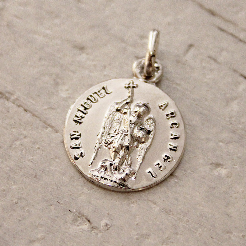 San Miguel Arcángel - medalla clásica de plata 17mm