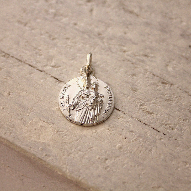 Virgen María Auxiliadora - medalla clásica de plata