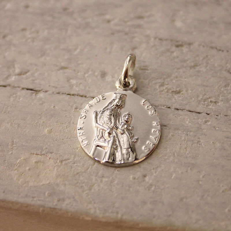 Virgen de los Reyes - medalla clásica de plata 17mm