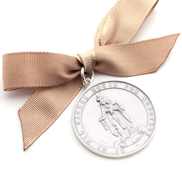 Medalla de cuna Virgen del Carmen clásica 36mm